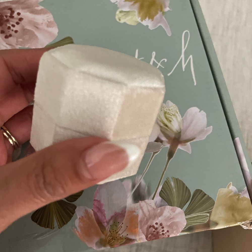 Cream Velvet Ring Box